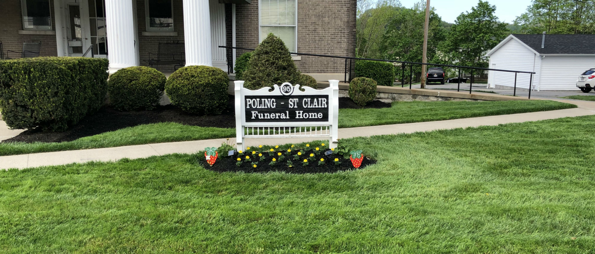 Home | Poling - St. Clair Funeral Home & Crematory - Buckhannon, WV1990 x 850